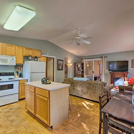 Show Low Home With Deck And Fire Pit, Near Trails Esterno foto